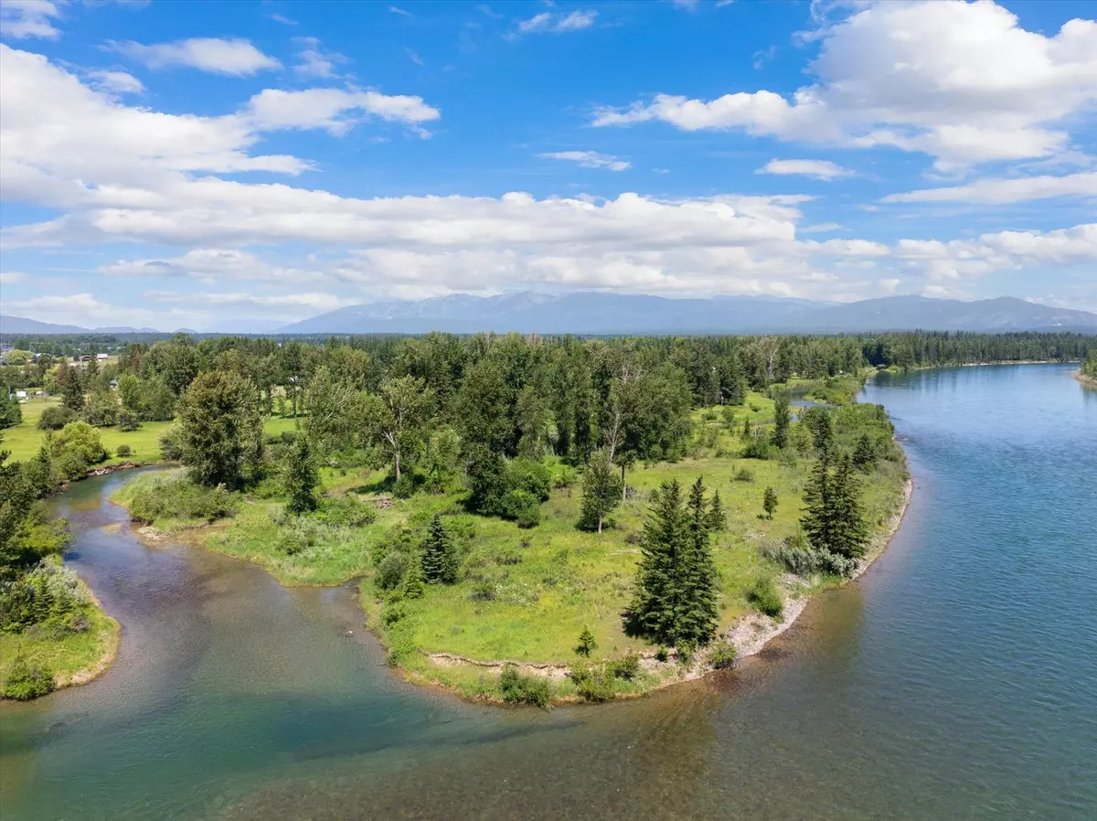 Columbia Falls, MT 59912,985 Jellison RD