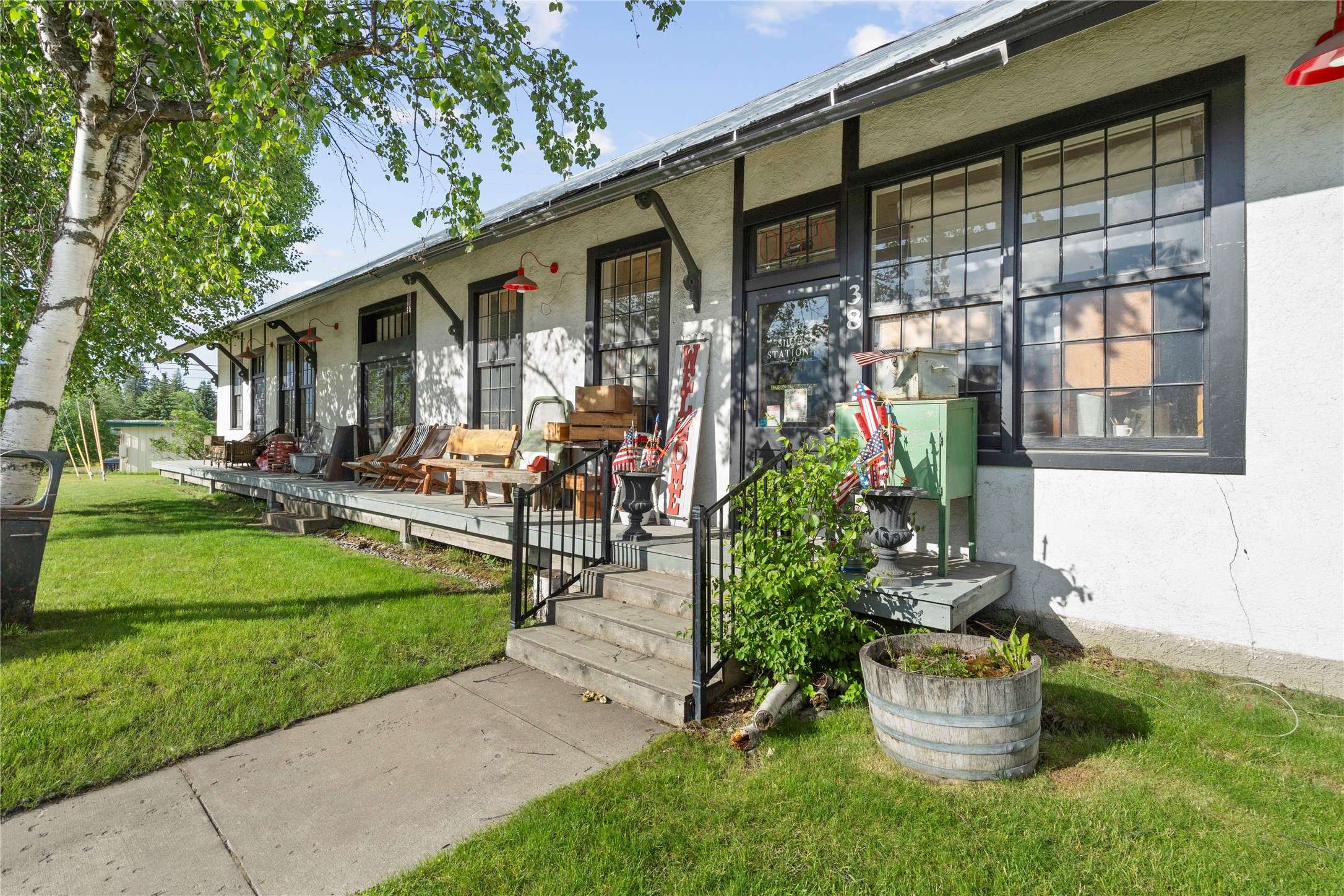 8 Us Highway 2 E, Columbia Falls, MT 59912