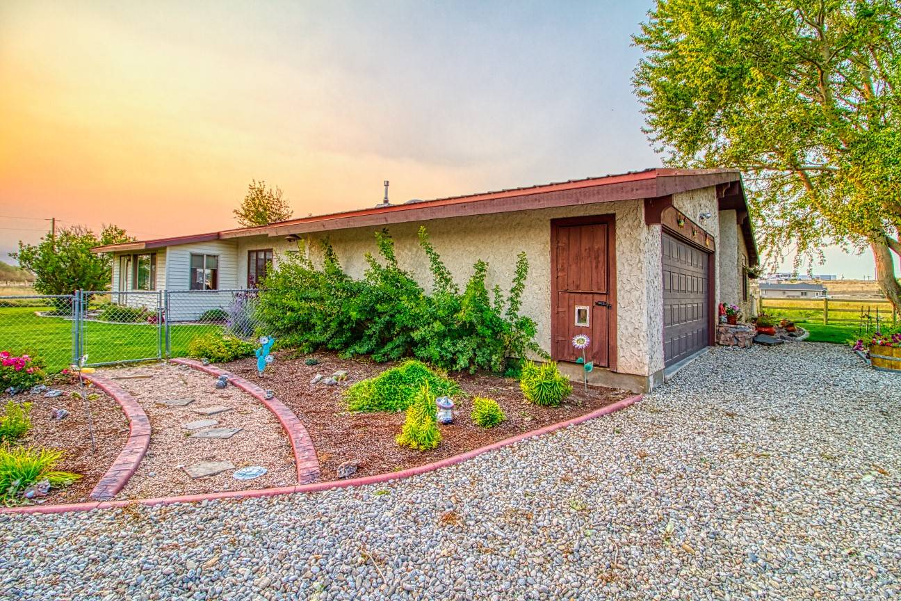 Corvallis, MT 59828,1235 Arrow Horse LN