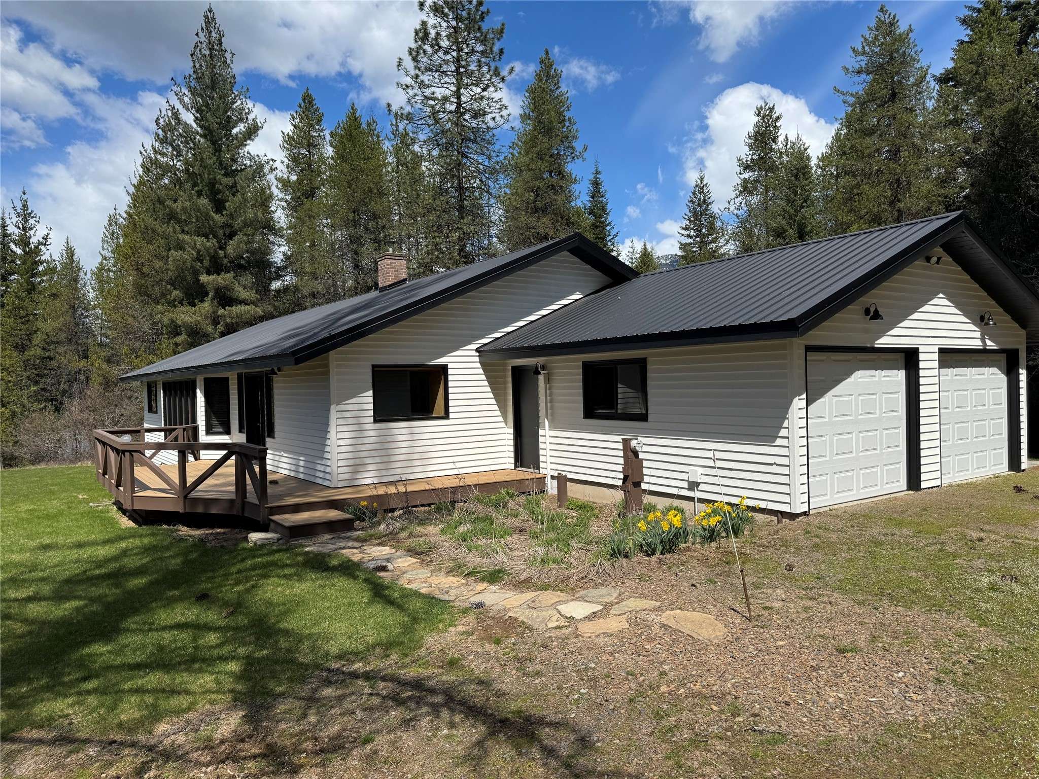 71 N Four Corners RD, Heron, MT 59844