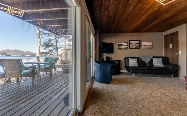Whitefish, MT 59937,300 Bay Point DR #4A Down