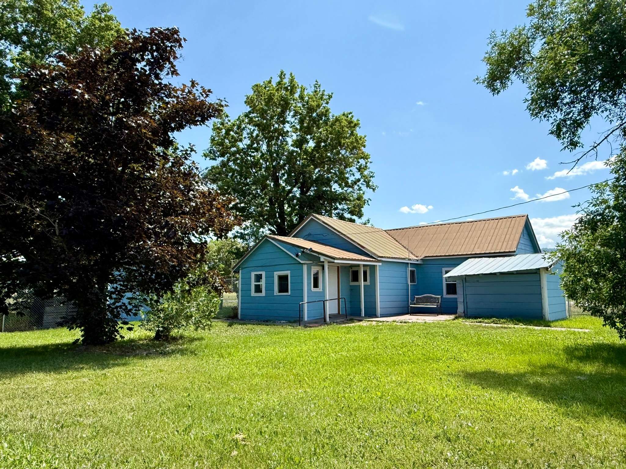 332 Mission DR, Saint Ignatius, MT 59865