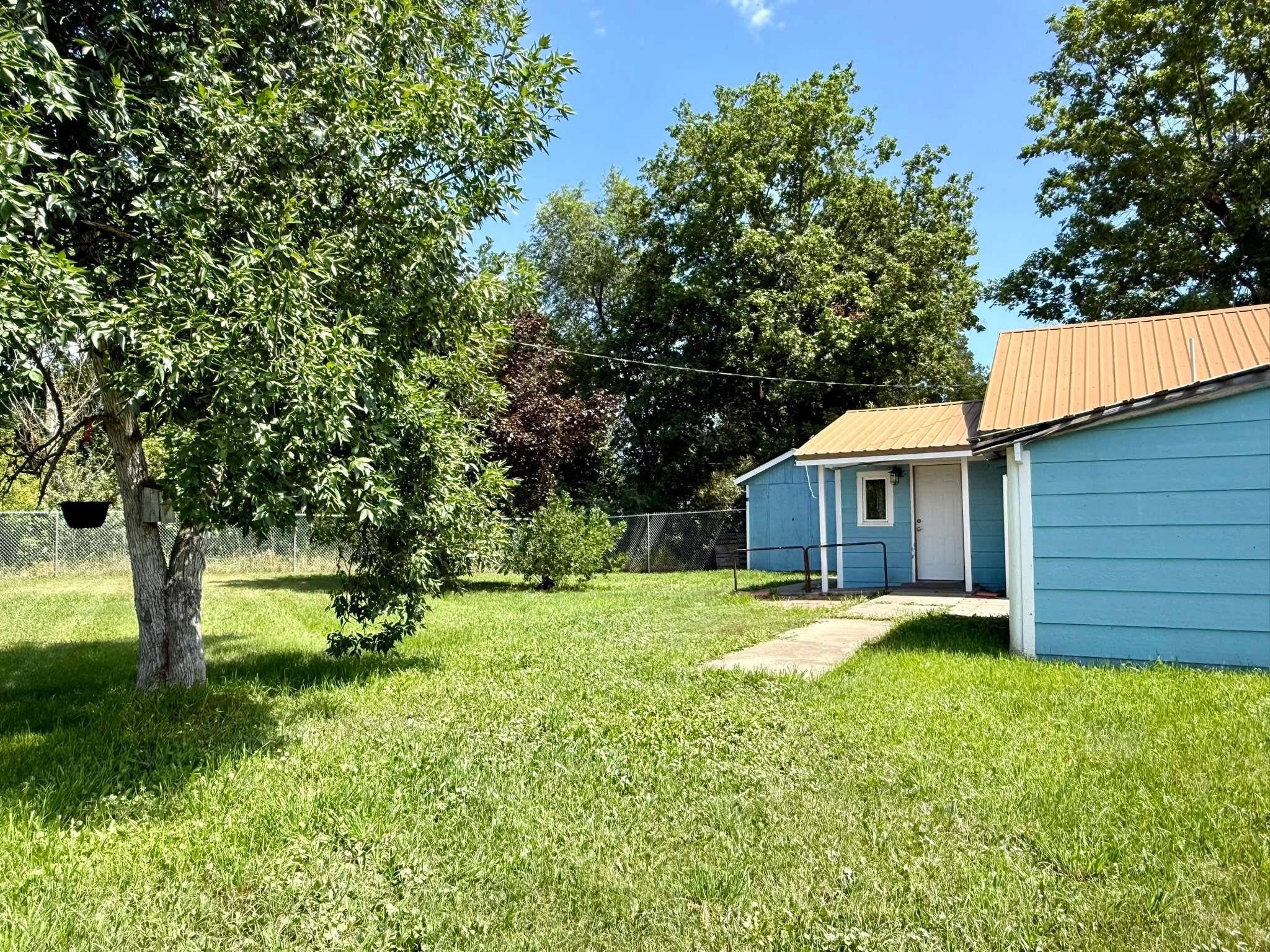 Saint Ignatius, MT 59865,332 Mission DR