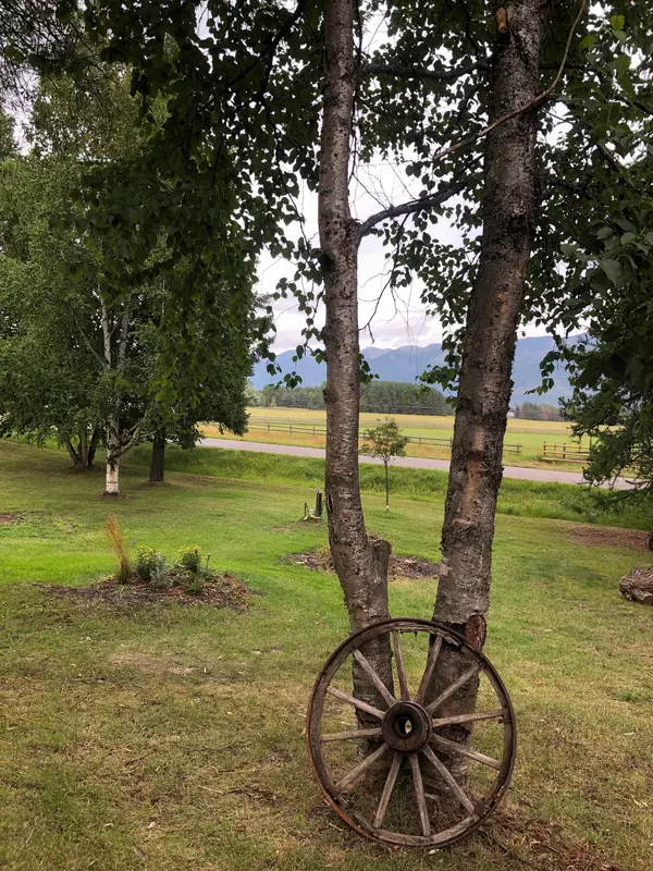 Bigfork, MT 59911,734 Swan River RD