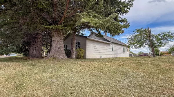 802 2nd ST SW, Choteau, MT 59422