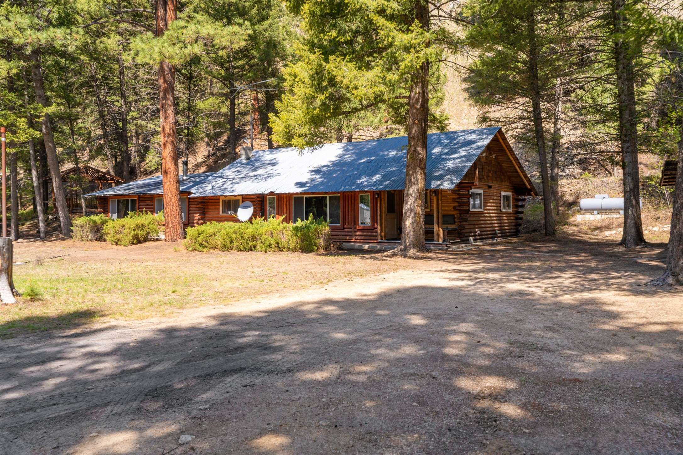Sula, MT 59871,1936 East Fork RD