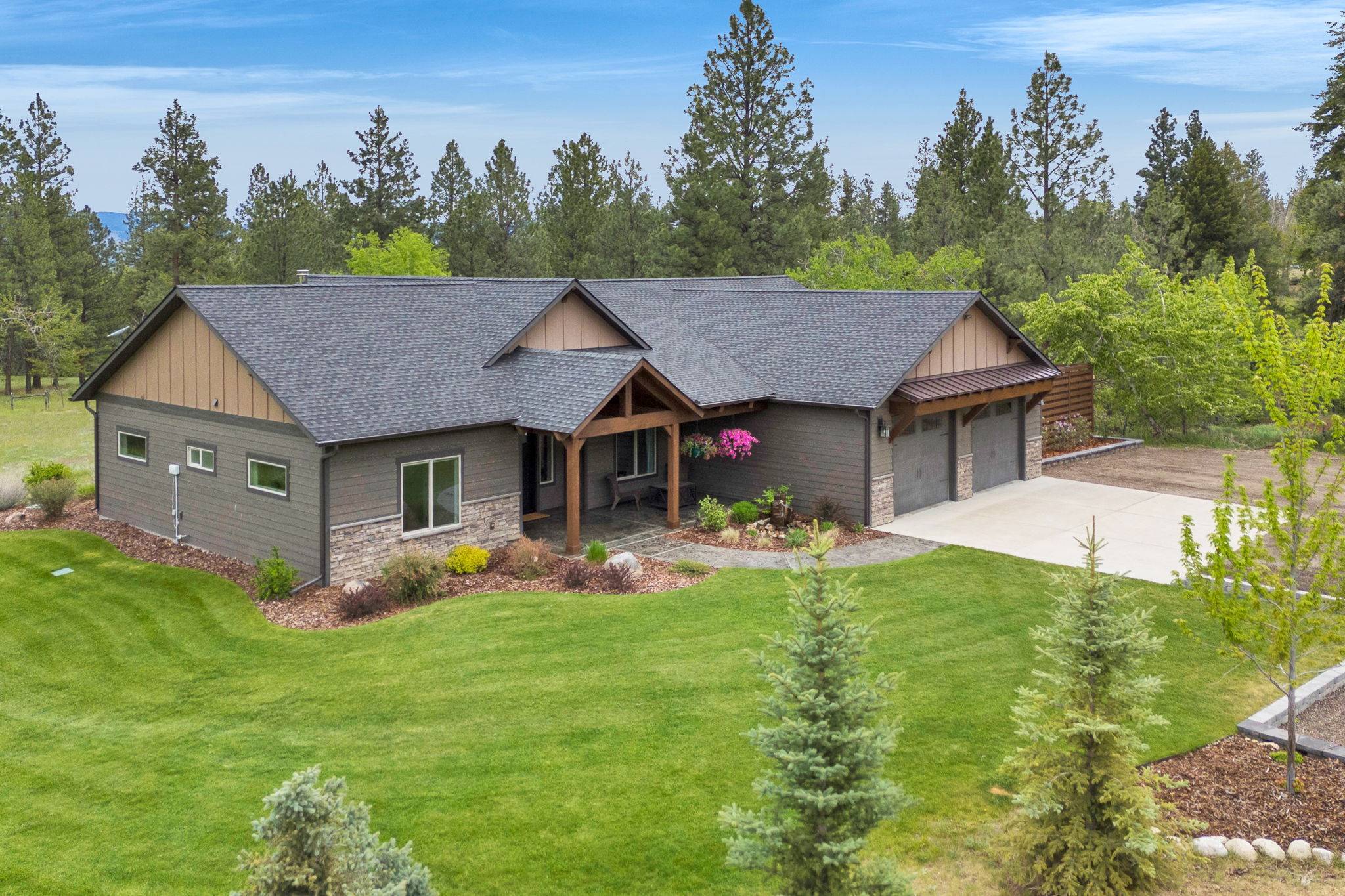 693 Cottonwood RD, Hamilton, MT 59840