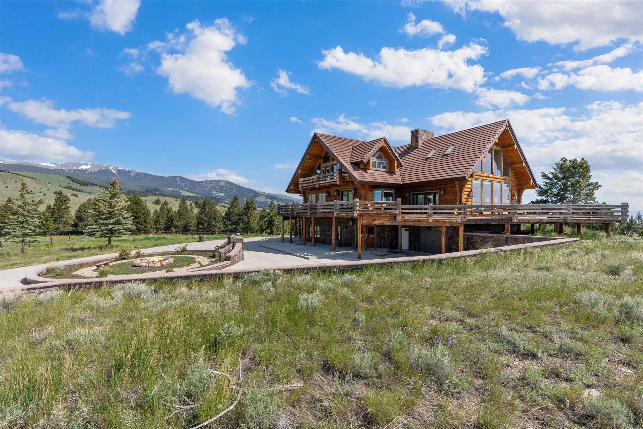 1380 Glacier View DR, Deer Lodge, MT 59722