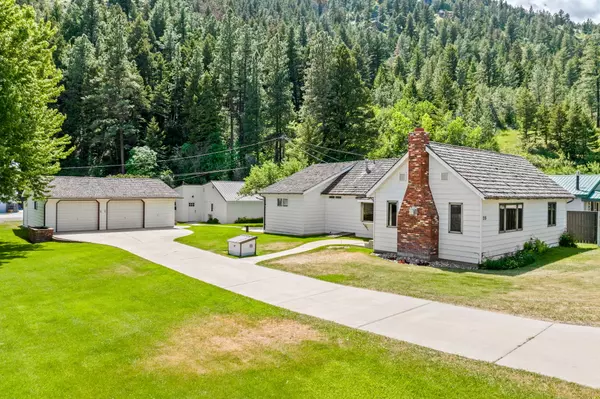 215 Recreation RD, Wolf Creek, MT 59648