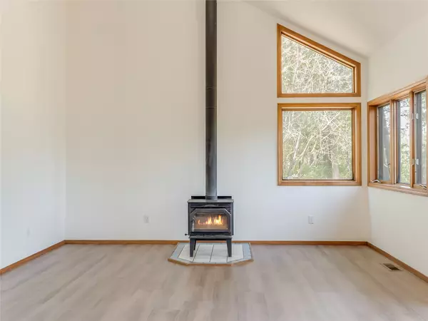 Columbia Falls, MT 59912,875 River AVE