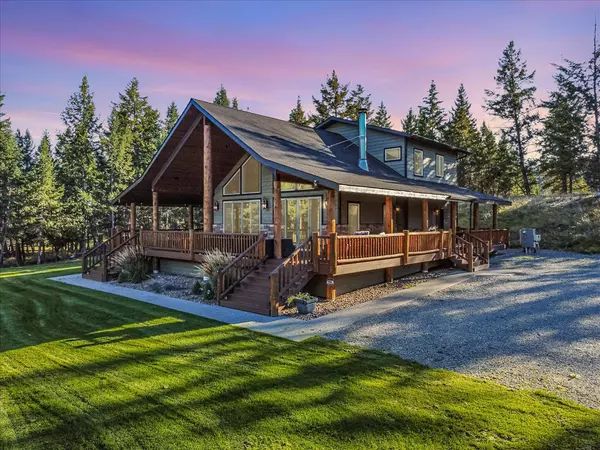 185 Mossy Rock RD N, Eureka, MT 59917