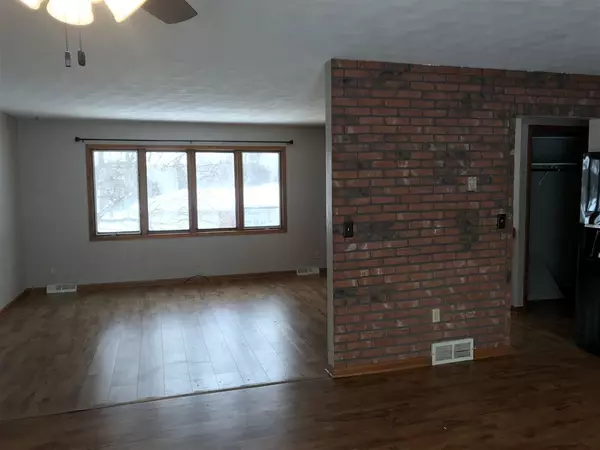 Dubuque, IA 52001,3260 Cider RDG