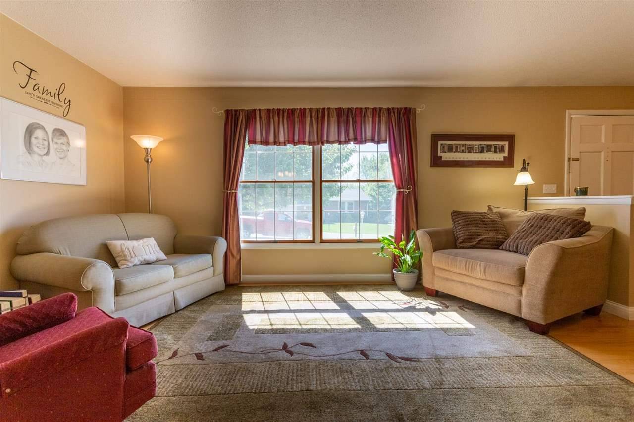 Dubuque, IA 52003,499 Tamarack CT