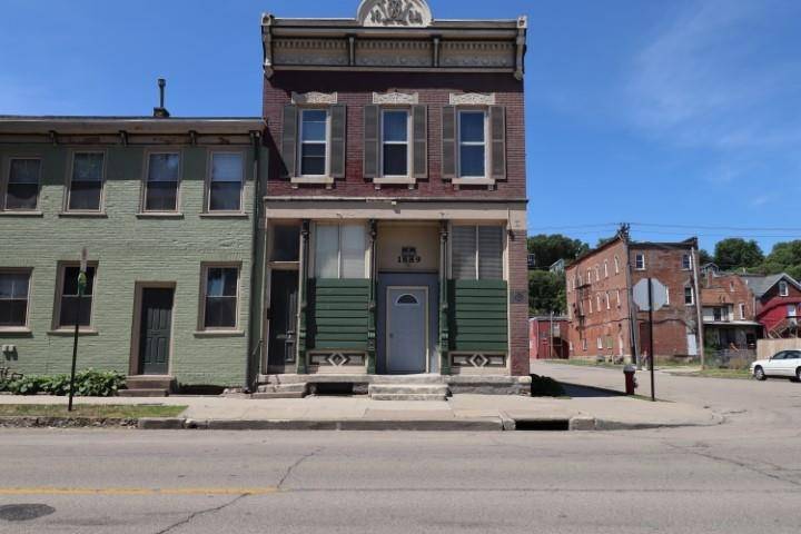 1889 Jackson ST, Dubuque, IA 52001