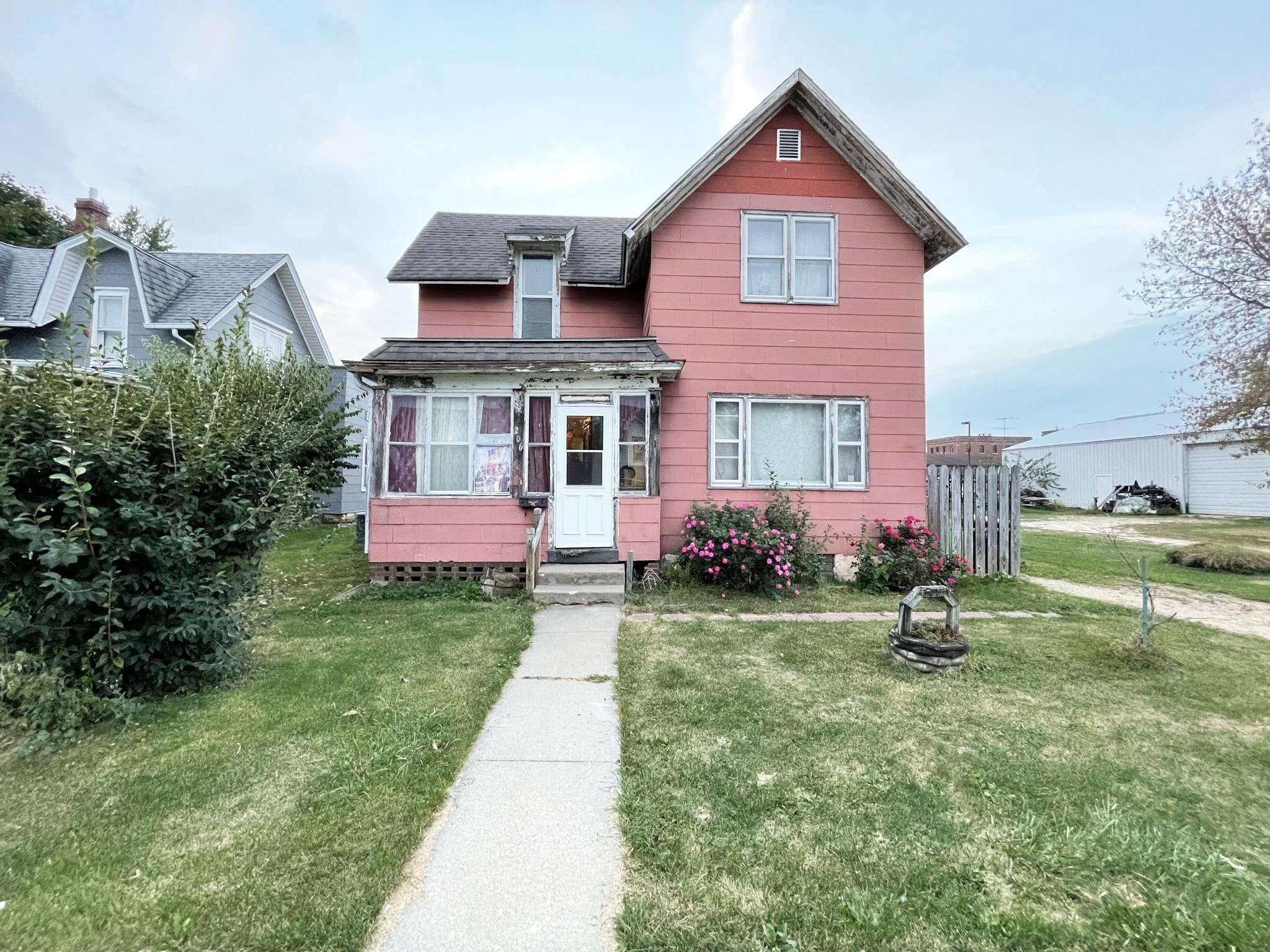 206 S Eliza ST, Maquoketa, IA 52060