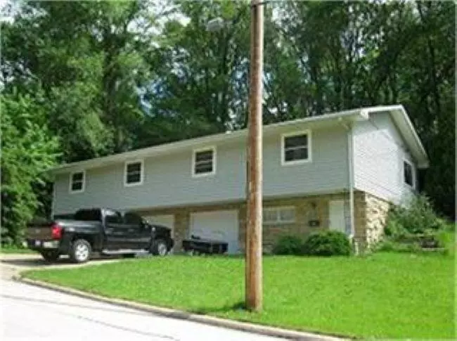 Dubuque, IA 52003,540 Samuel ST