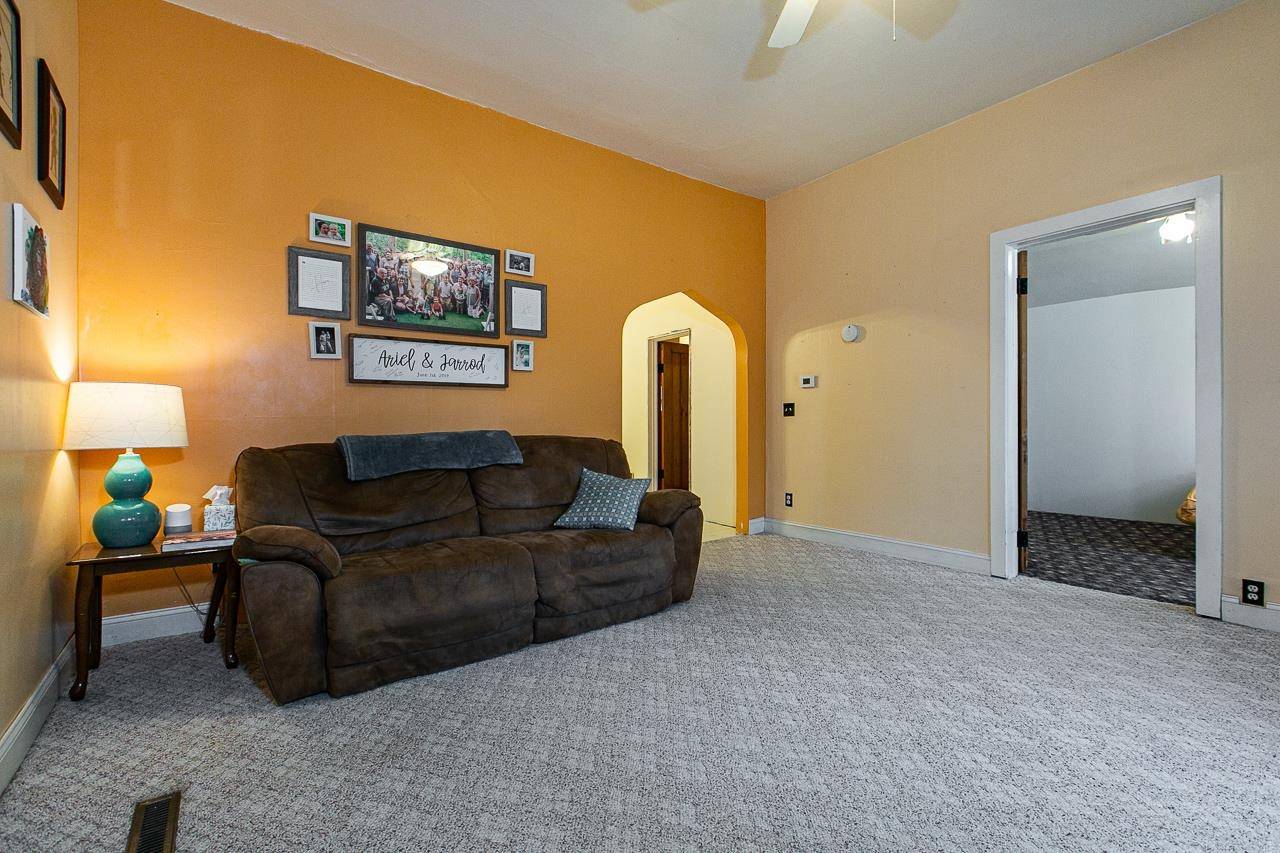 Dubuque, IA 52001,180 W 24th ST