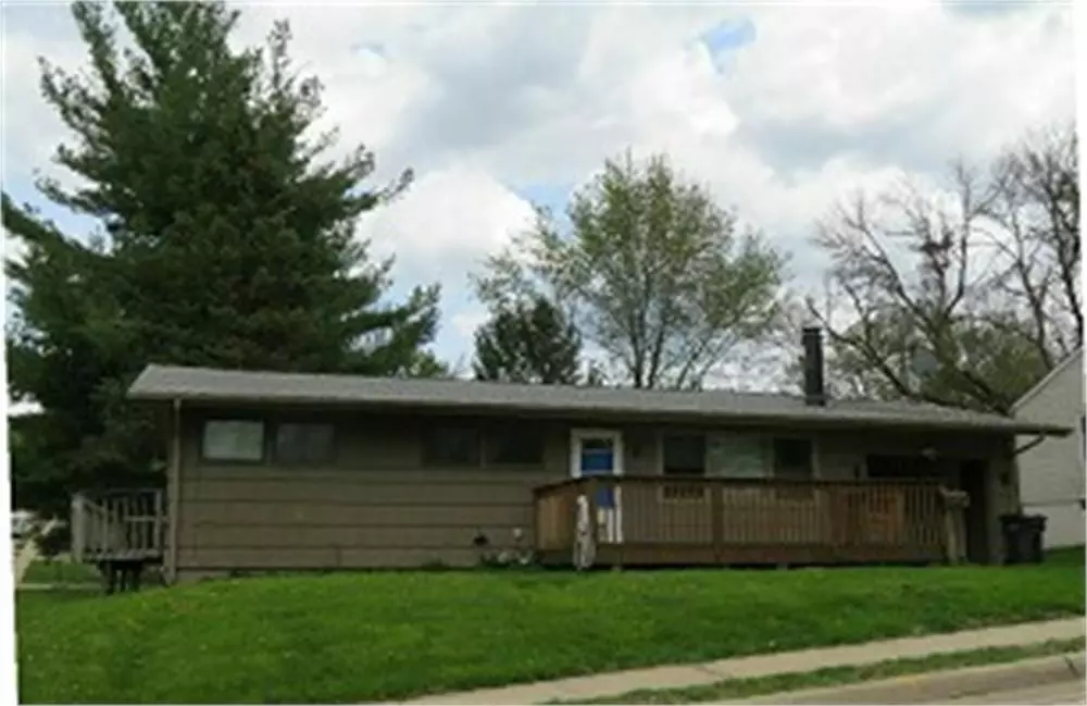 Dubuque, IA 52001,2290 Evergreen DR