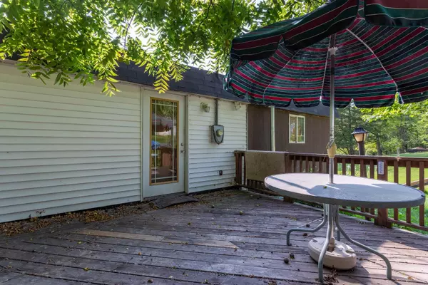 Bernard, IA 52032,22101 Pleasant DR