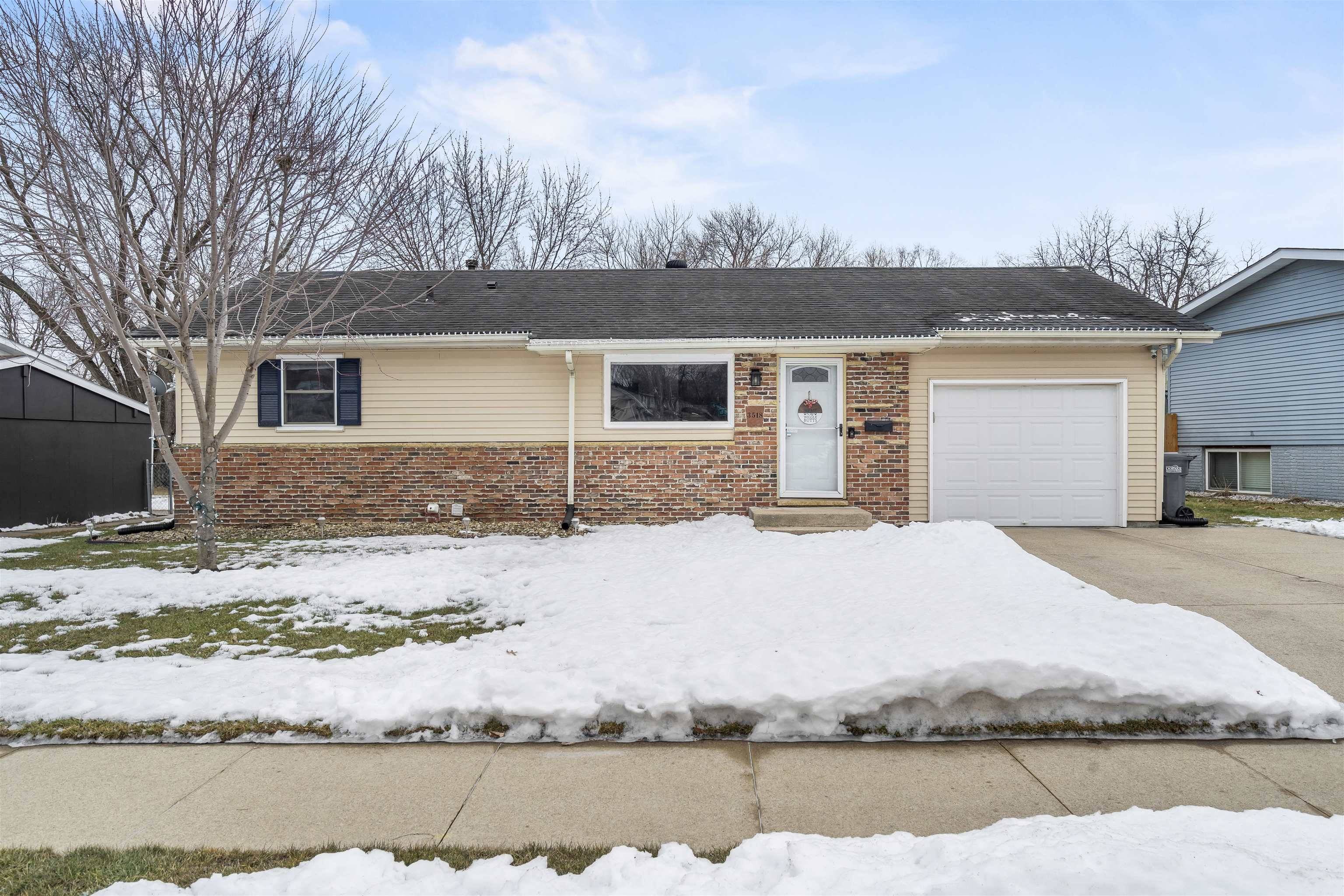 3518 Keymeer DR, Dubuque, IA 52002