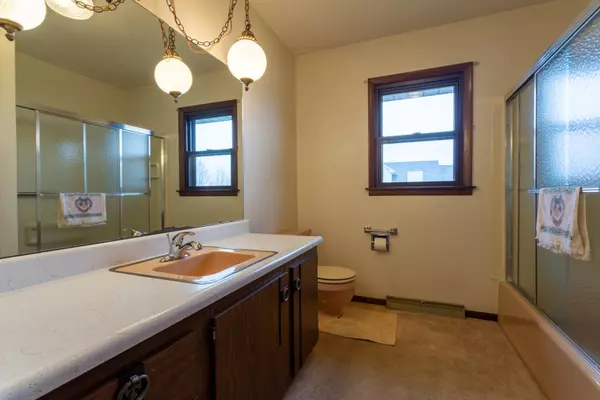 Asbury, IA 52002,2387 Briarwood DR