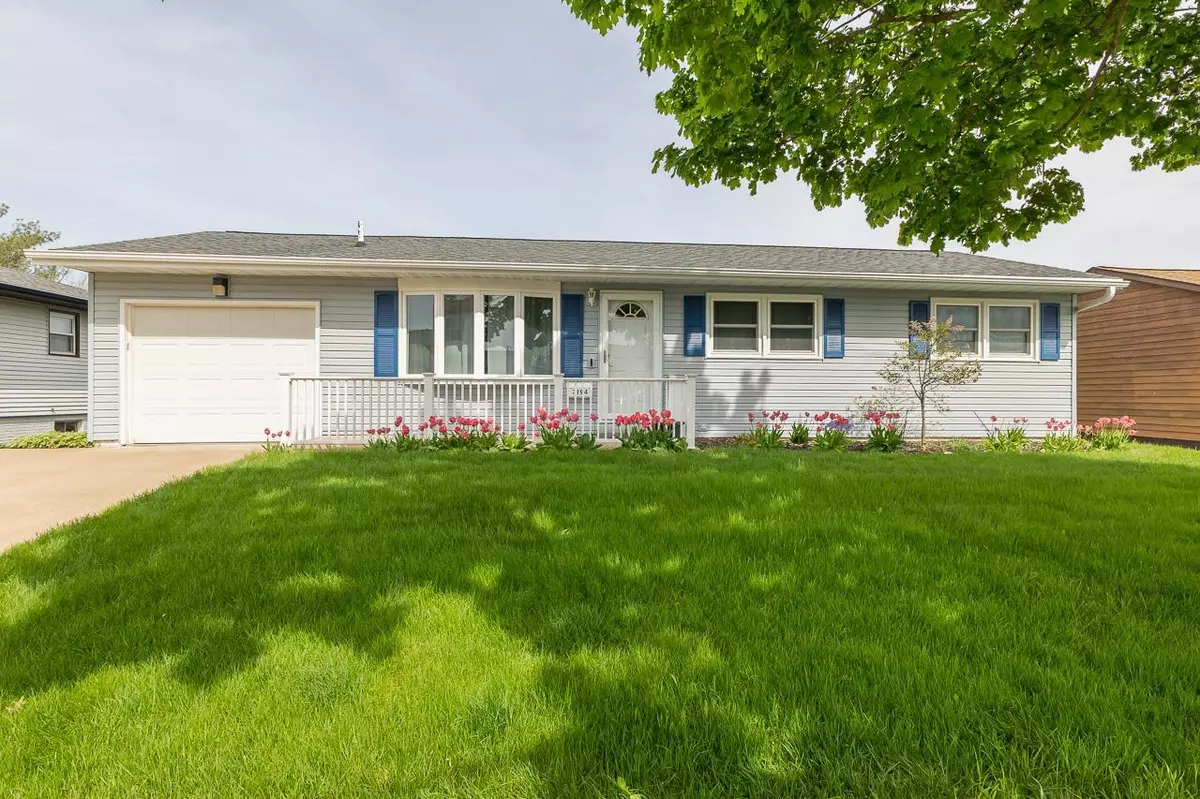 Dubuque, IA 52002,2194 Saint John DR