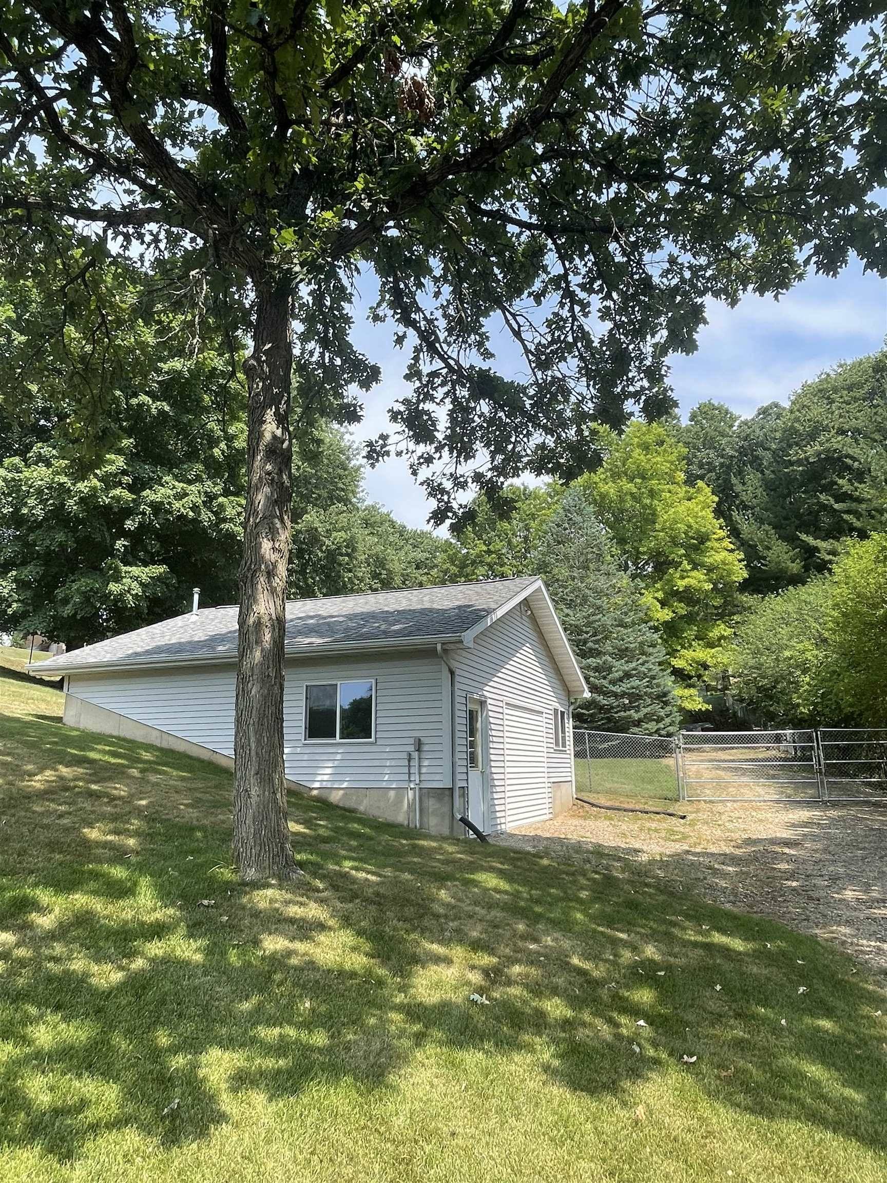 Dubuque, IA 52001,2792 Meadow Wood DR