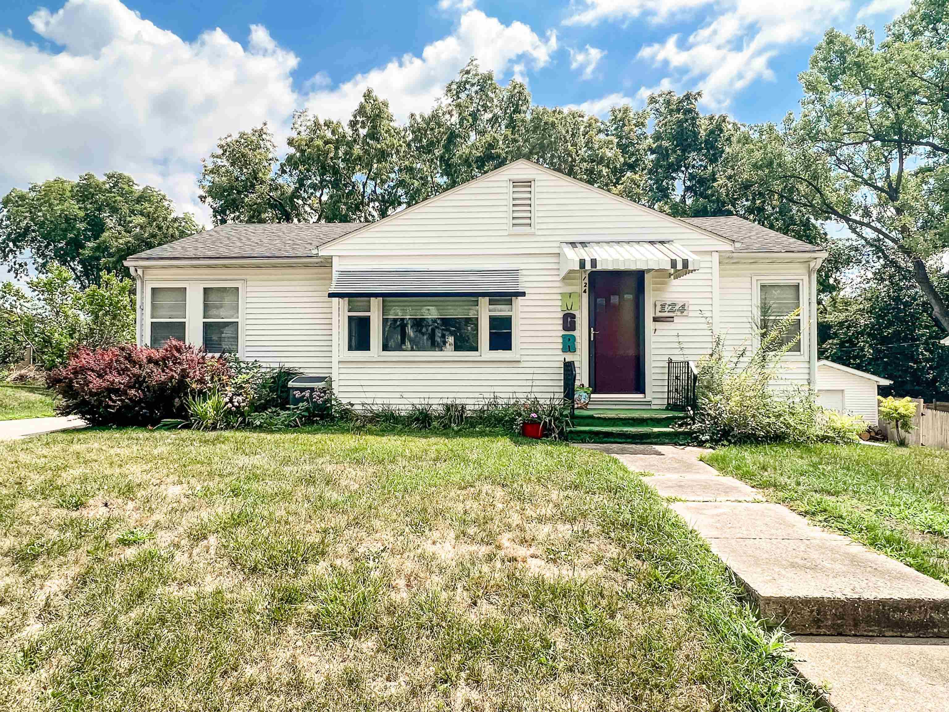 124 Cherokee DR, Dubuque, IA 52003