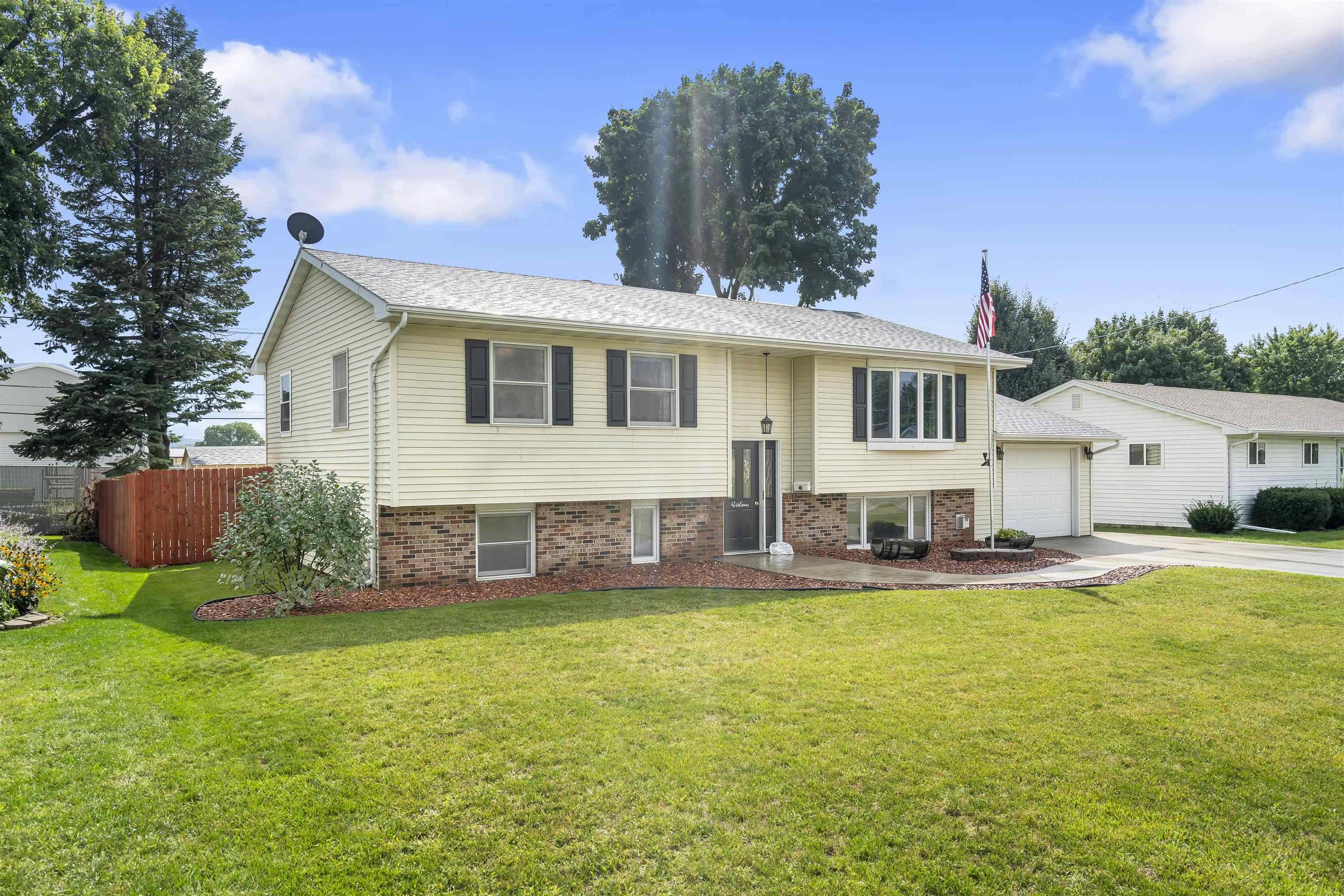 Dyersville, IA 52040,703 11th Ave SE