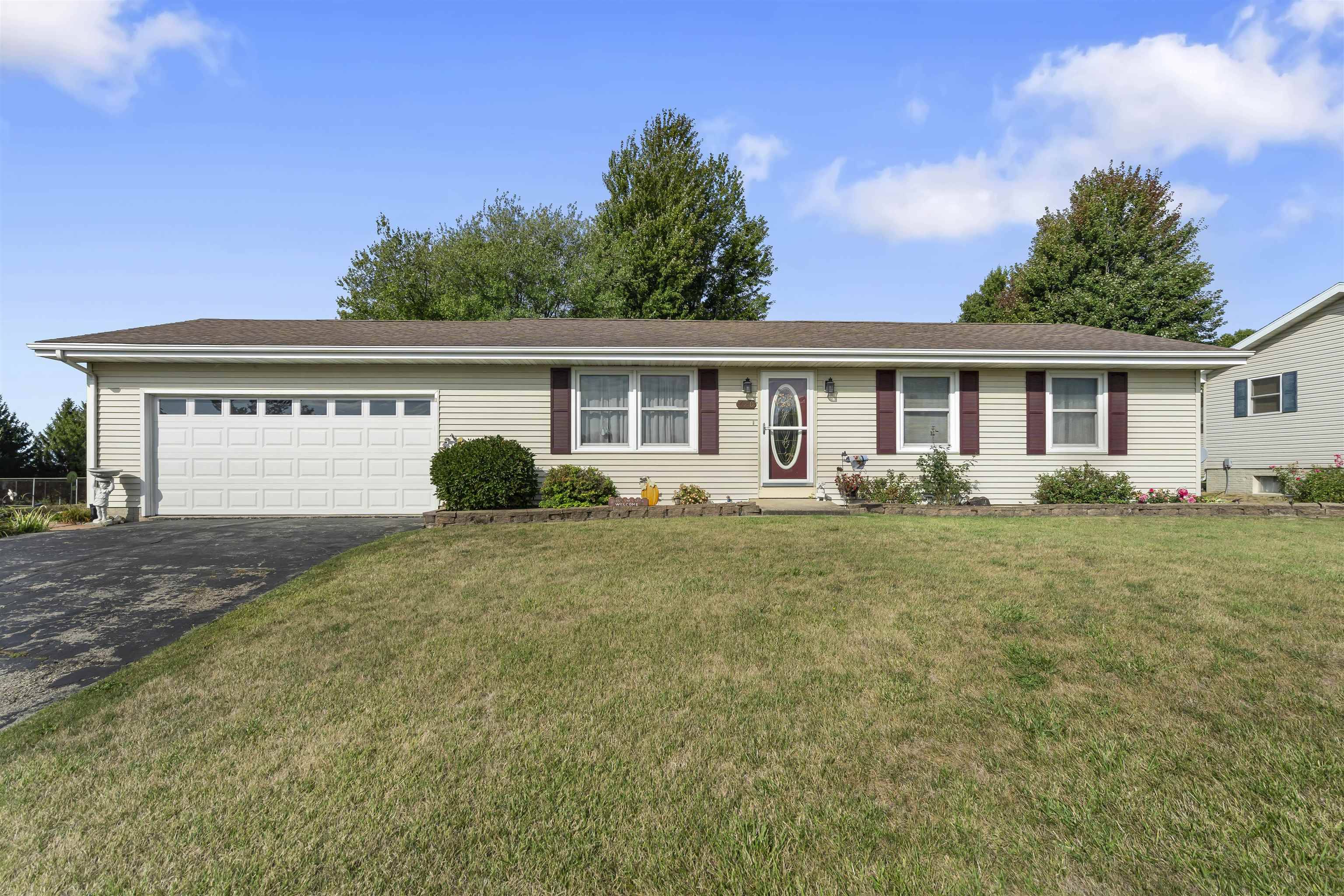 620 S Vermont ST, Maquoketa, IA 52060
