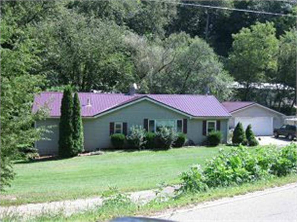 17310 Clay Hill RD, Dubuque, IA 52002
