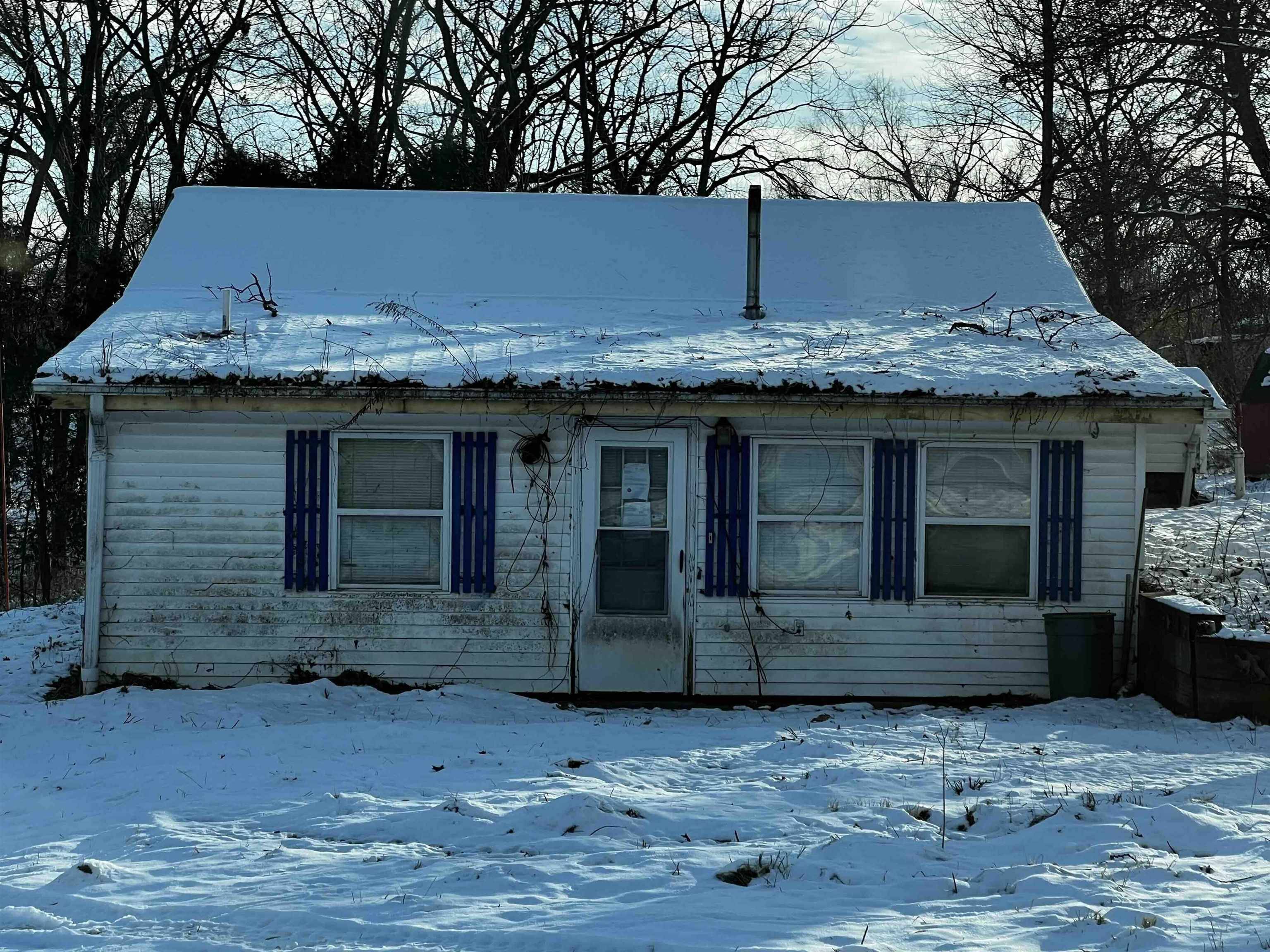 10003 Cedar ST, Bernard, IA 52032