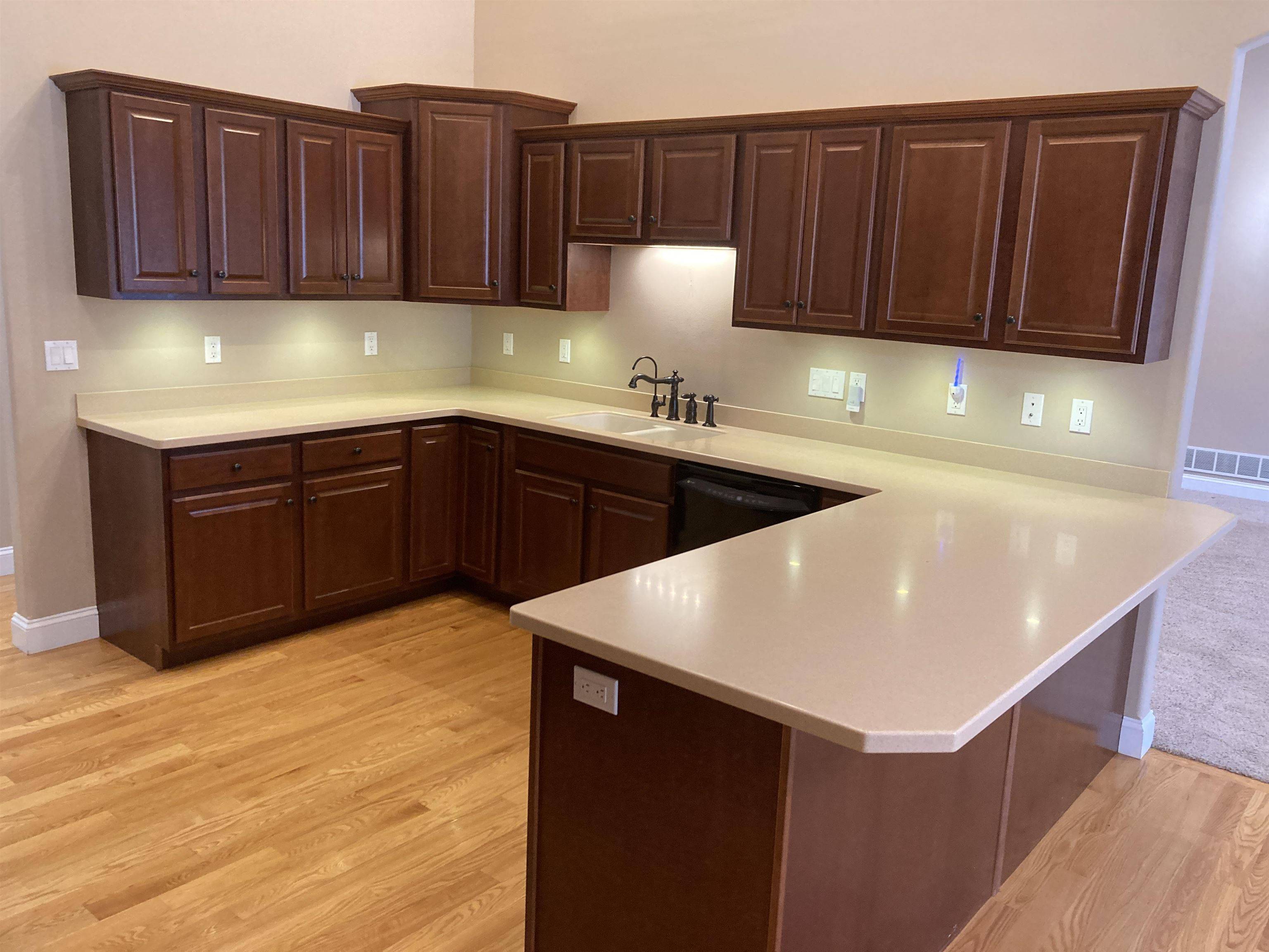 Dubuque, IA 52001,3342 Arrowwood LN