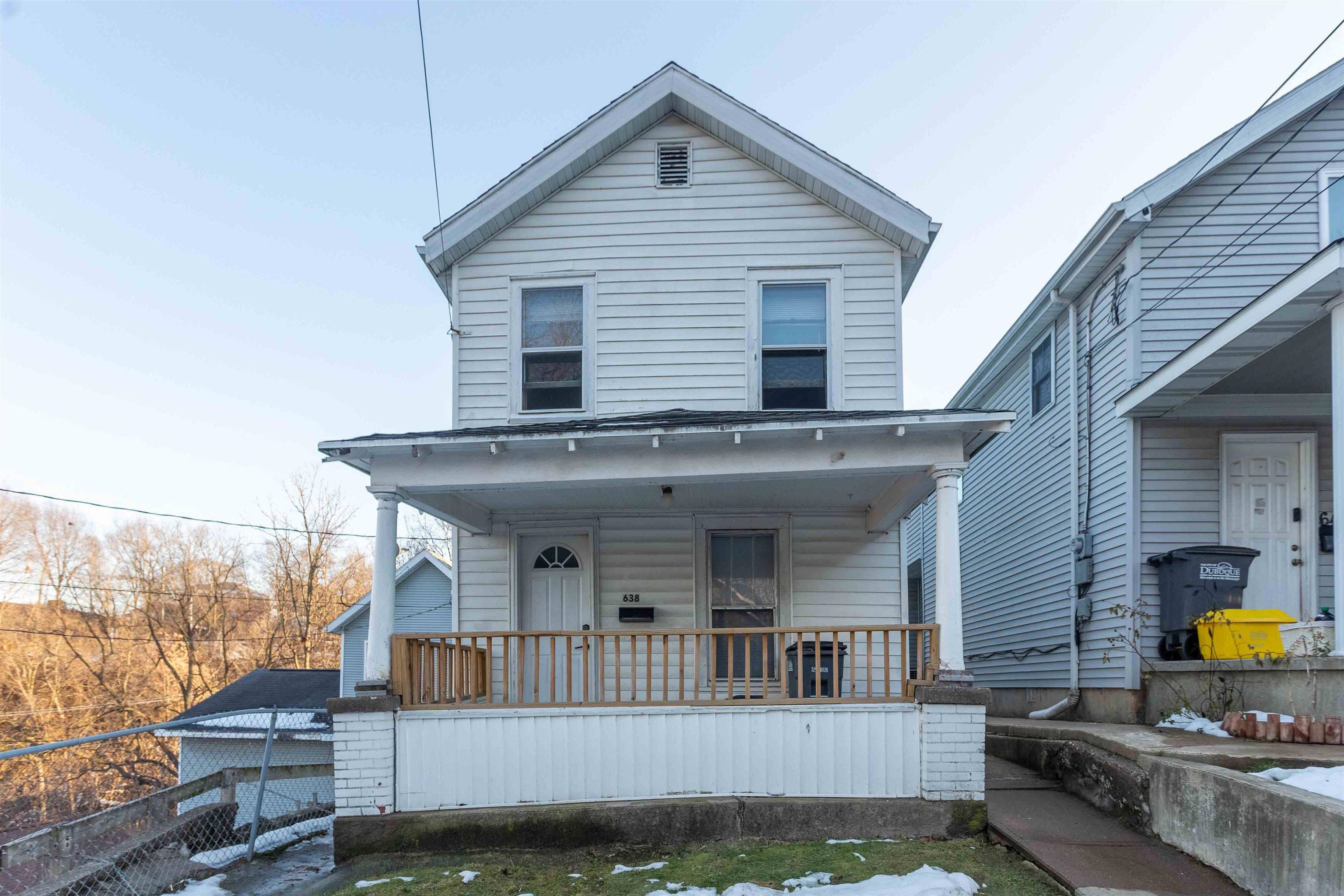 638 W 8th ST, Dubuque, IA 52001