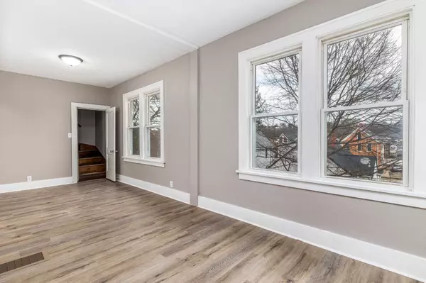 Dubuque, IA 52001,15 W 28th ST