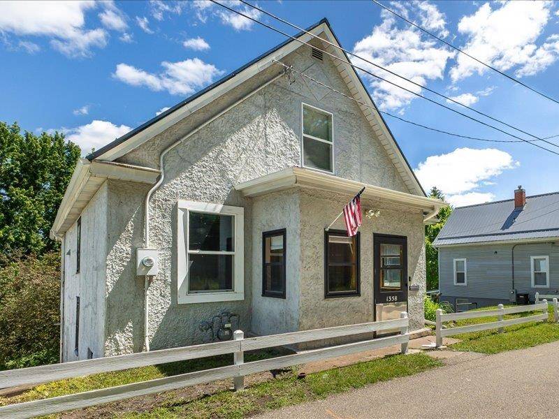 Dubuque, IA 52001,1358 Thomas PL