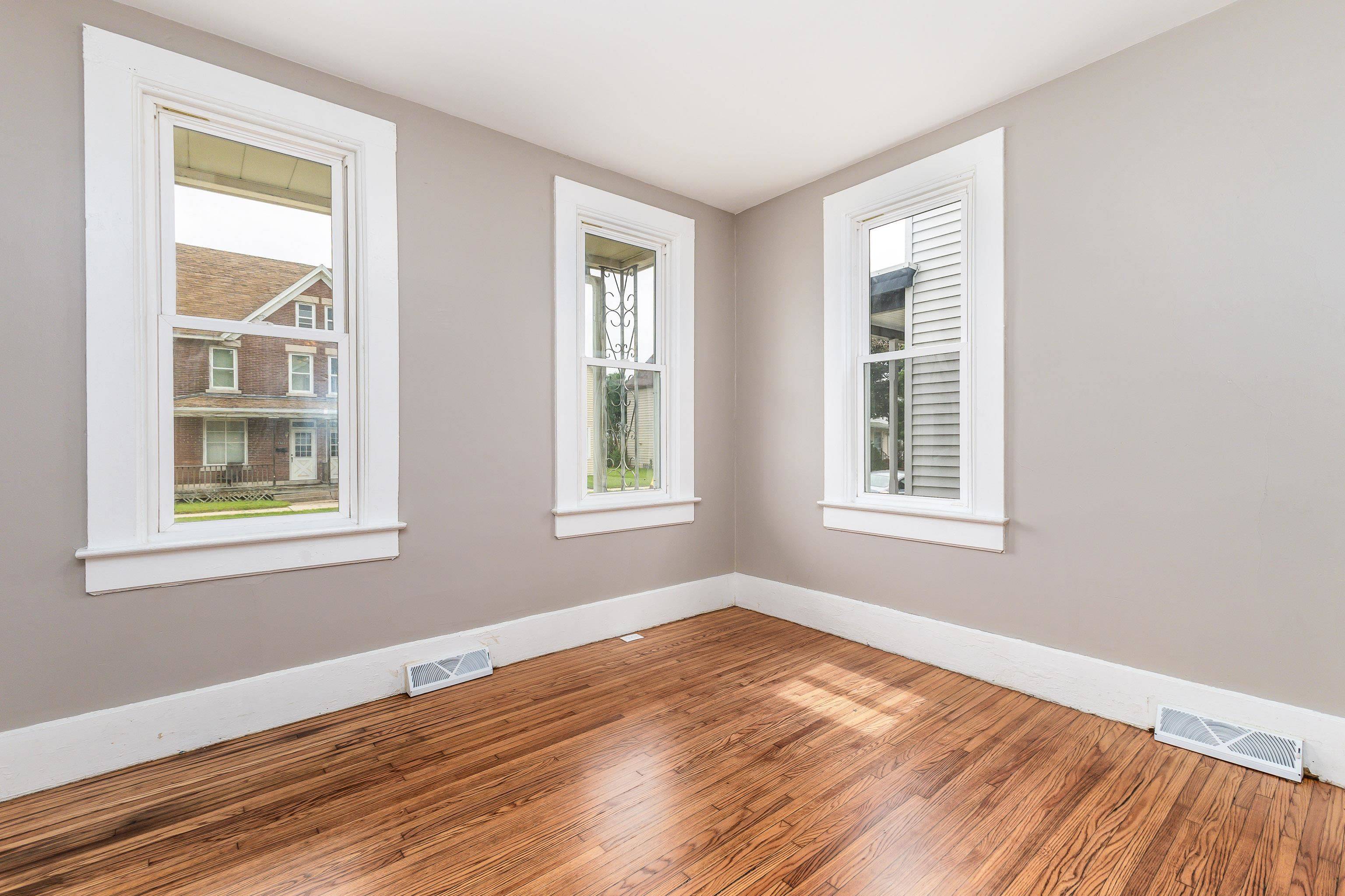 Dubuque, IA 52001,2939 Jackson ST
