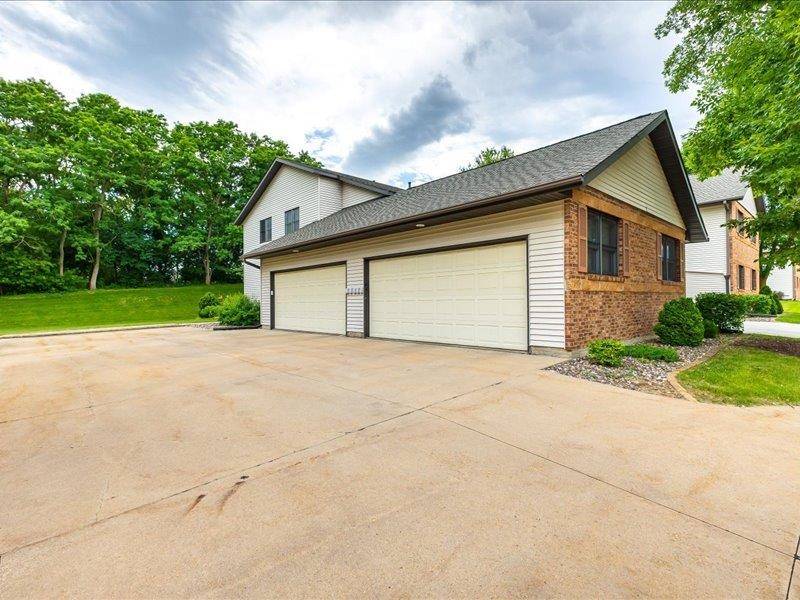Dubuque, IA 52001,2620 Renaissance DR