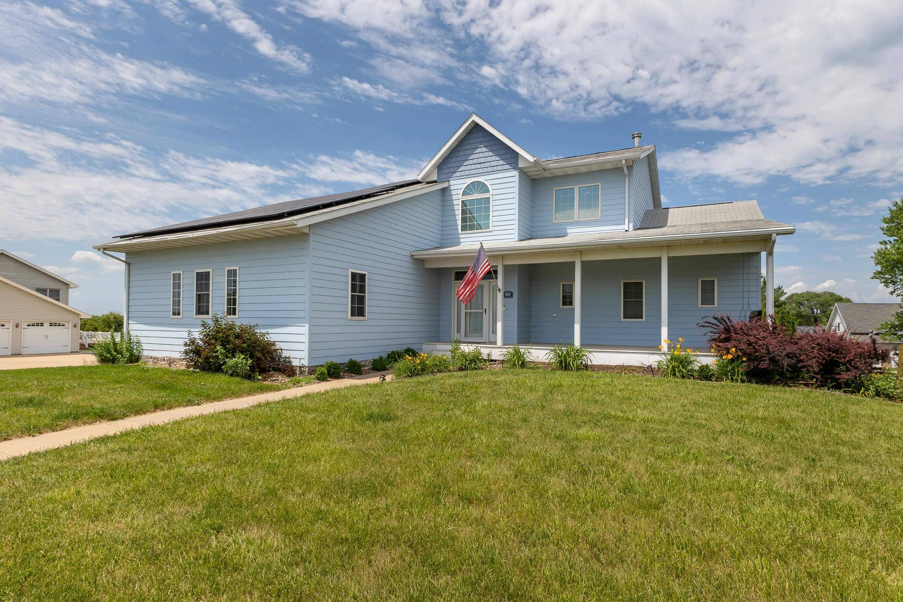 605 Sapphire CIR, Dubuque, IA 52001