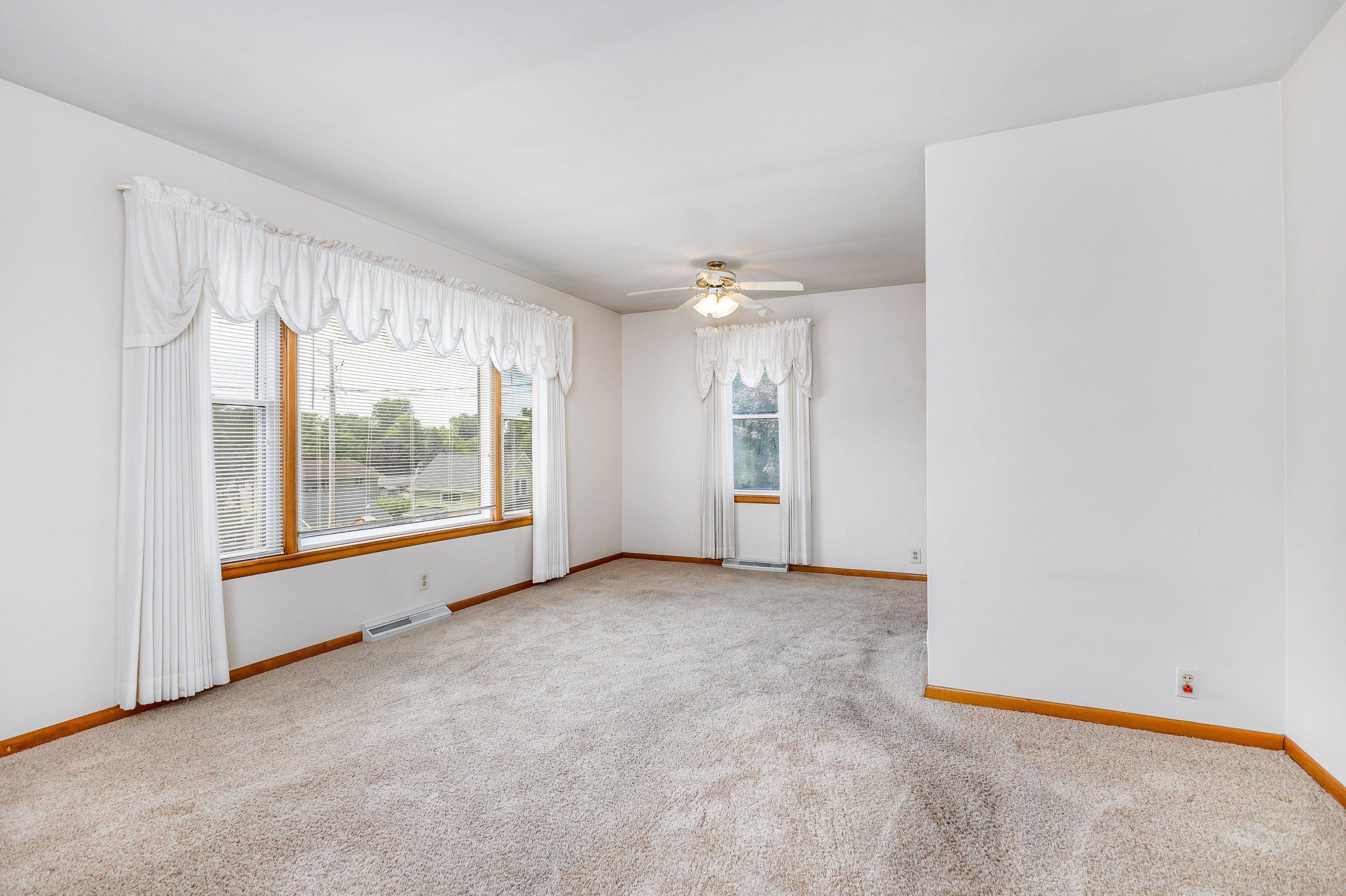 Dubuque, IA 52001,2960 Burlington ST