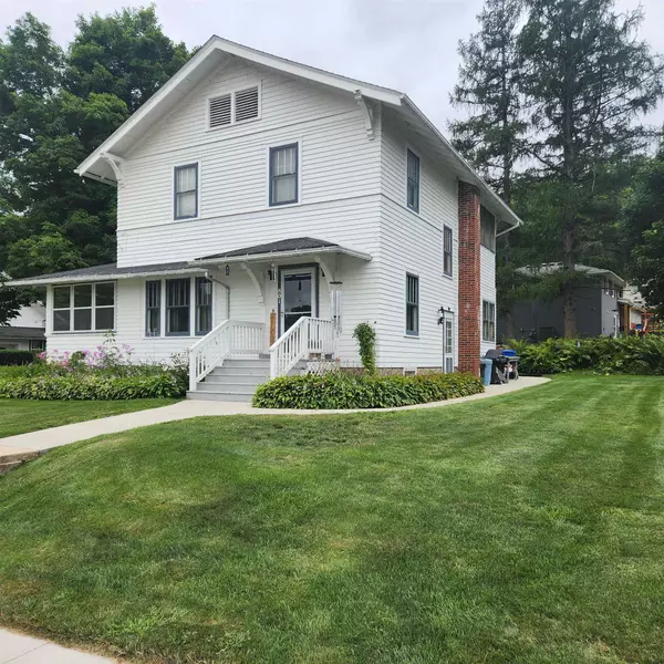 801 NW Carter ST, Elkader, IA 52043