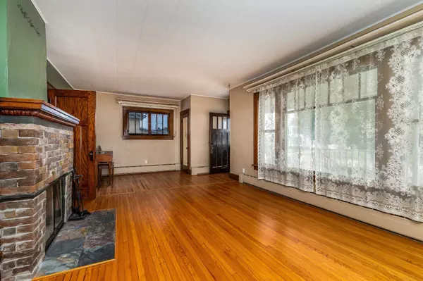 Farley, IA 52046,307 1st Ave W