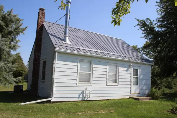 1079 140th AVE, Baldwin, IA 52207