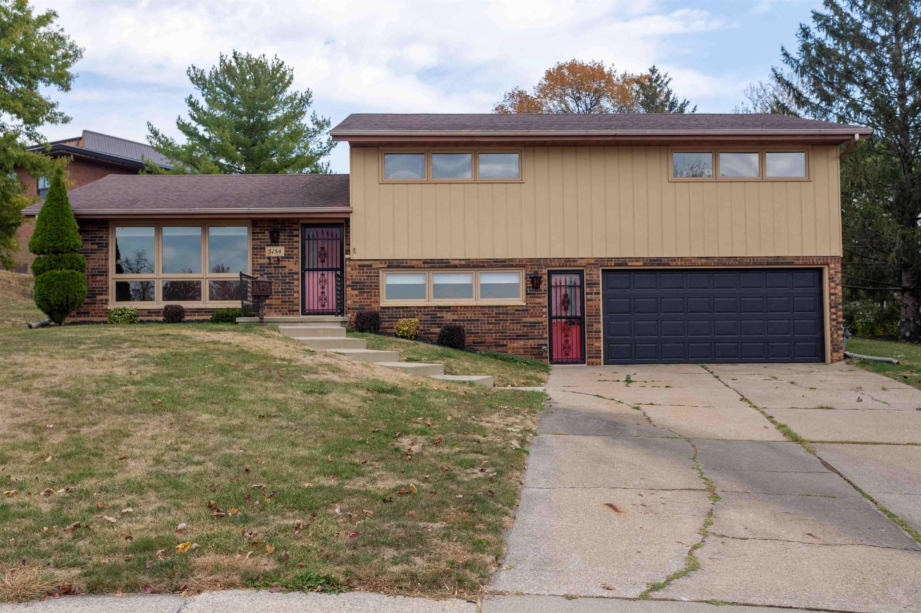 3154 Erie CT, Dubuque, IA 52001
