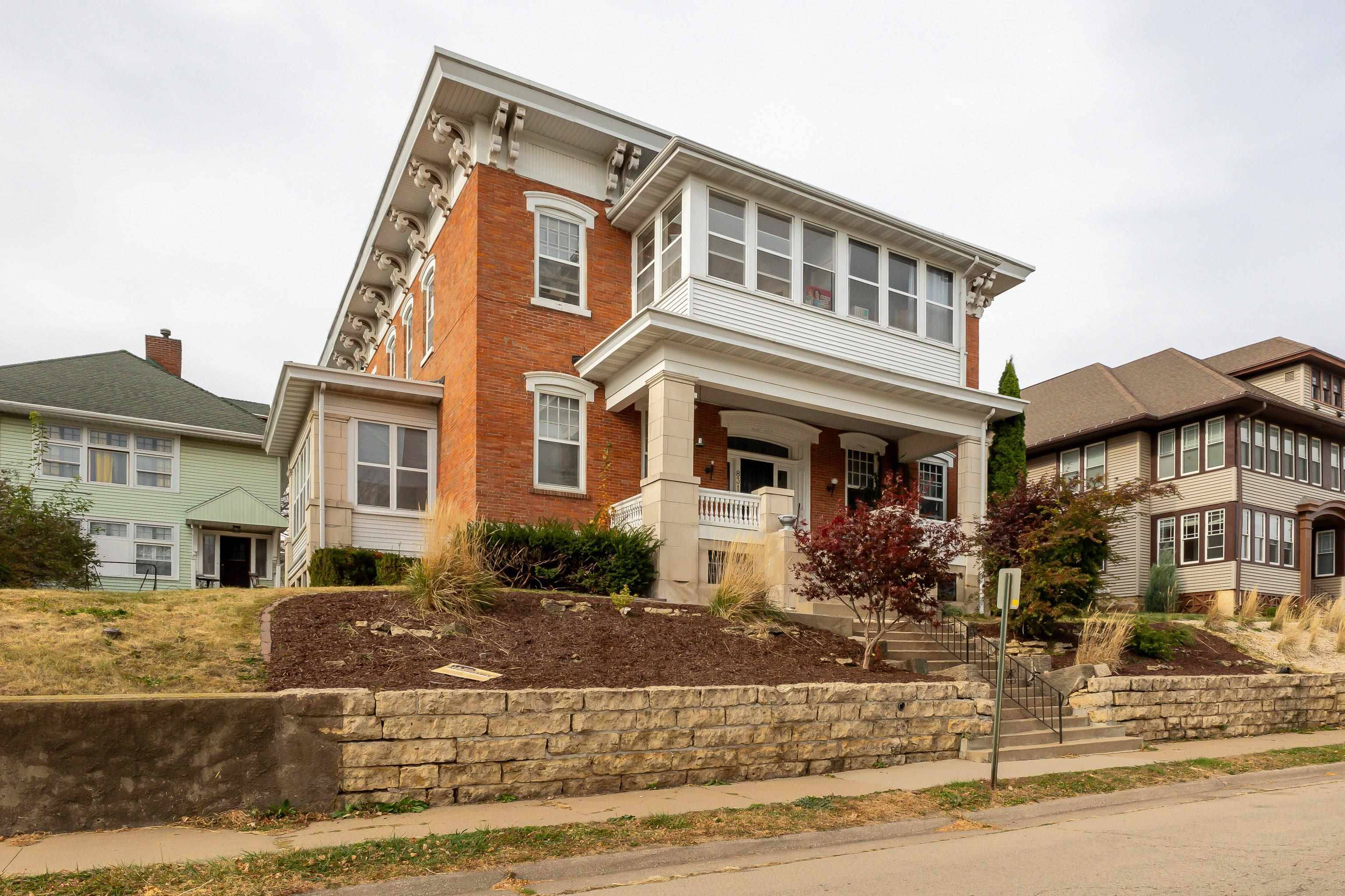 Dubuque, IA 52001,831 Alpine ST
