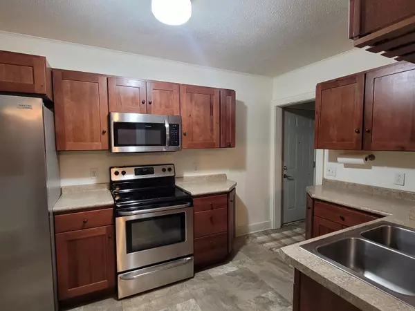 Dubuque, IA 52001,2425 Roosevelt ST