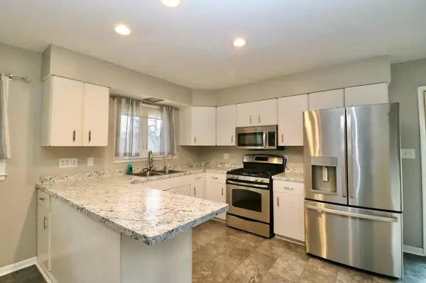 Asbury, IA 52002,2433 Radford RD