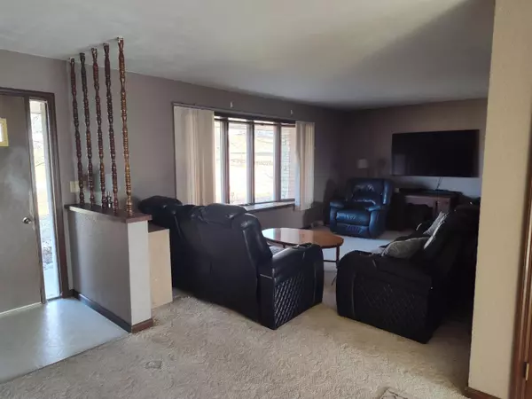 East Dubuque, IL 61025,921 Arrowhead DR