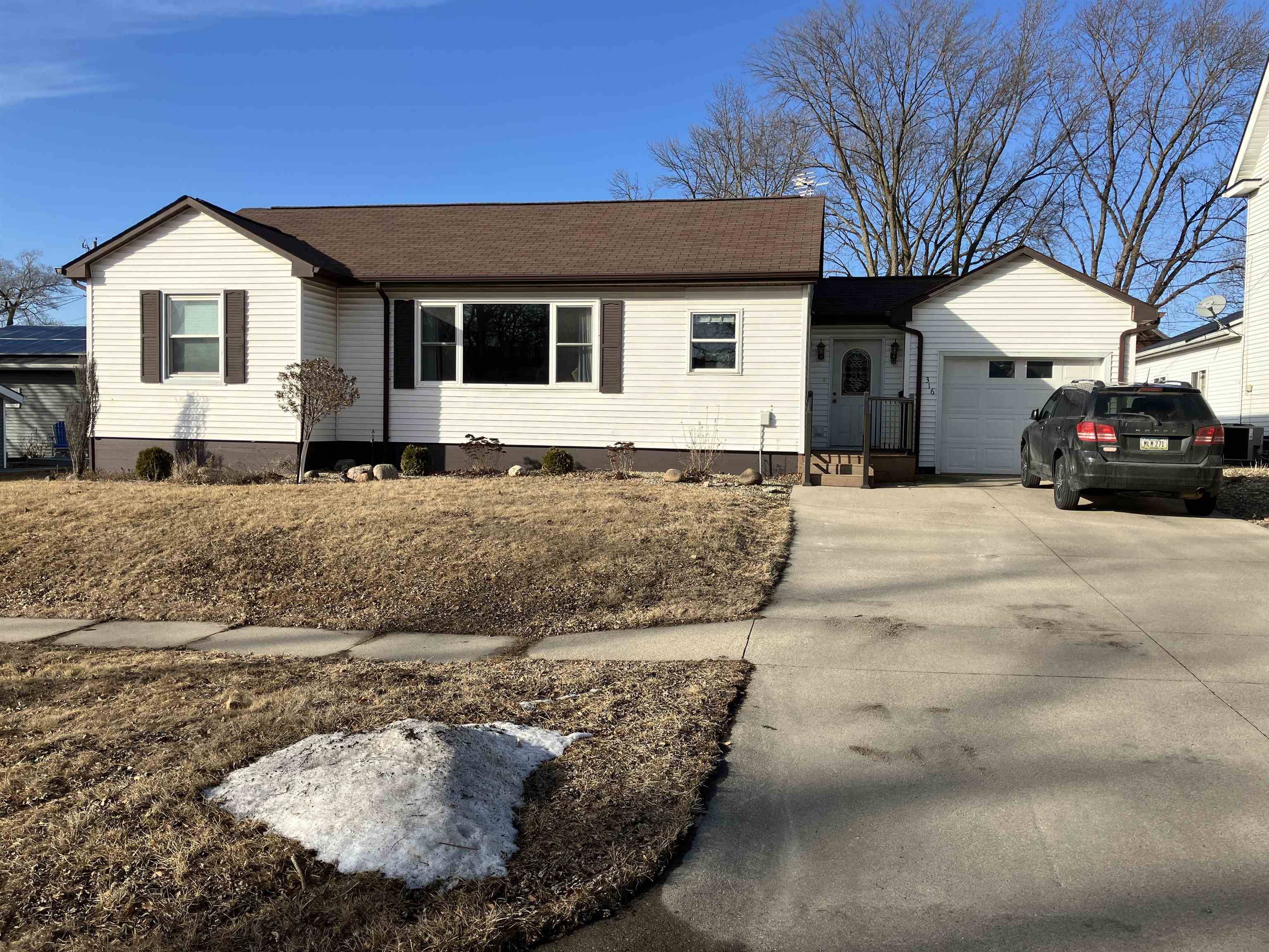 316 SE 4th AVE, Dyersville, IA 52040
