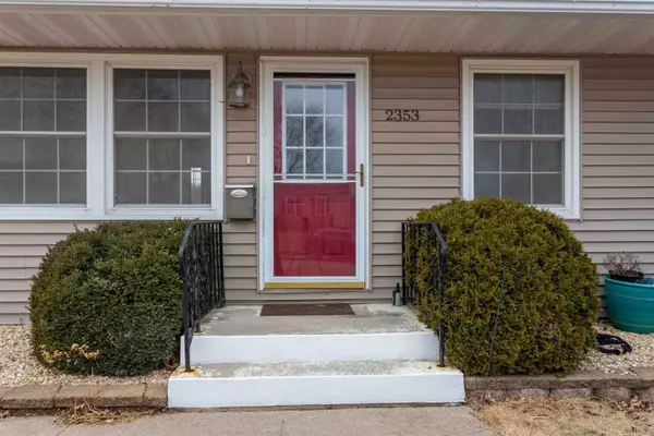 Dubuque, IA 52001,2353 Martin DR